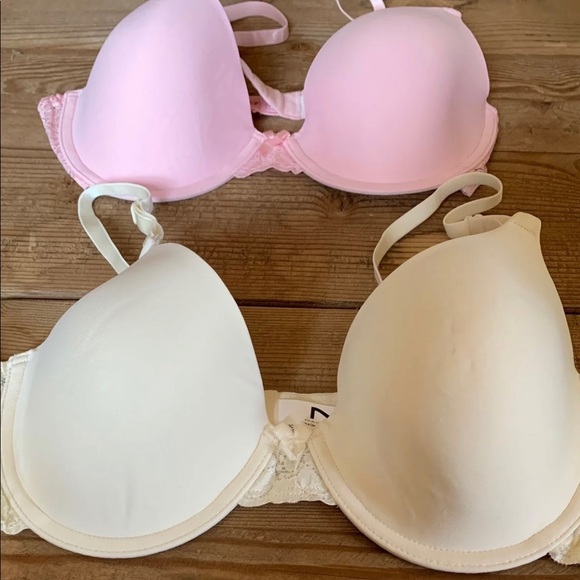 SOLD-Bundle of  2 New Maidenform Lace Trimmed Bras - Picture 2 of 8